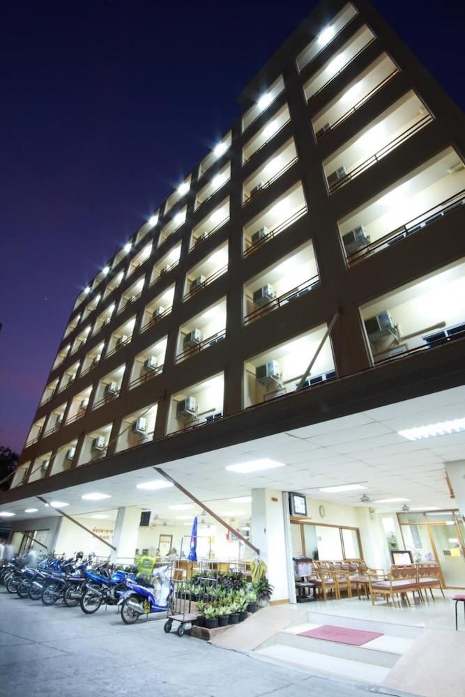 P.A. Place Hotel Nakhon Sawan Exteriör bild
