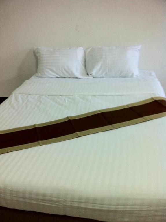 P.A. Place Hotel Nakhon Sawan Exteriör bild